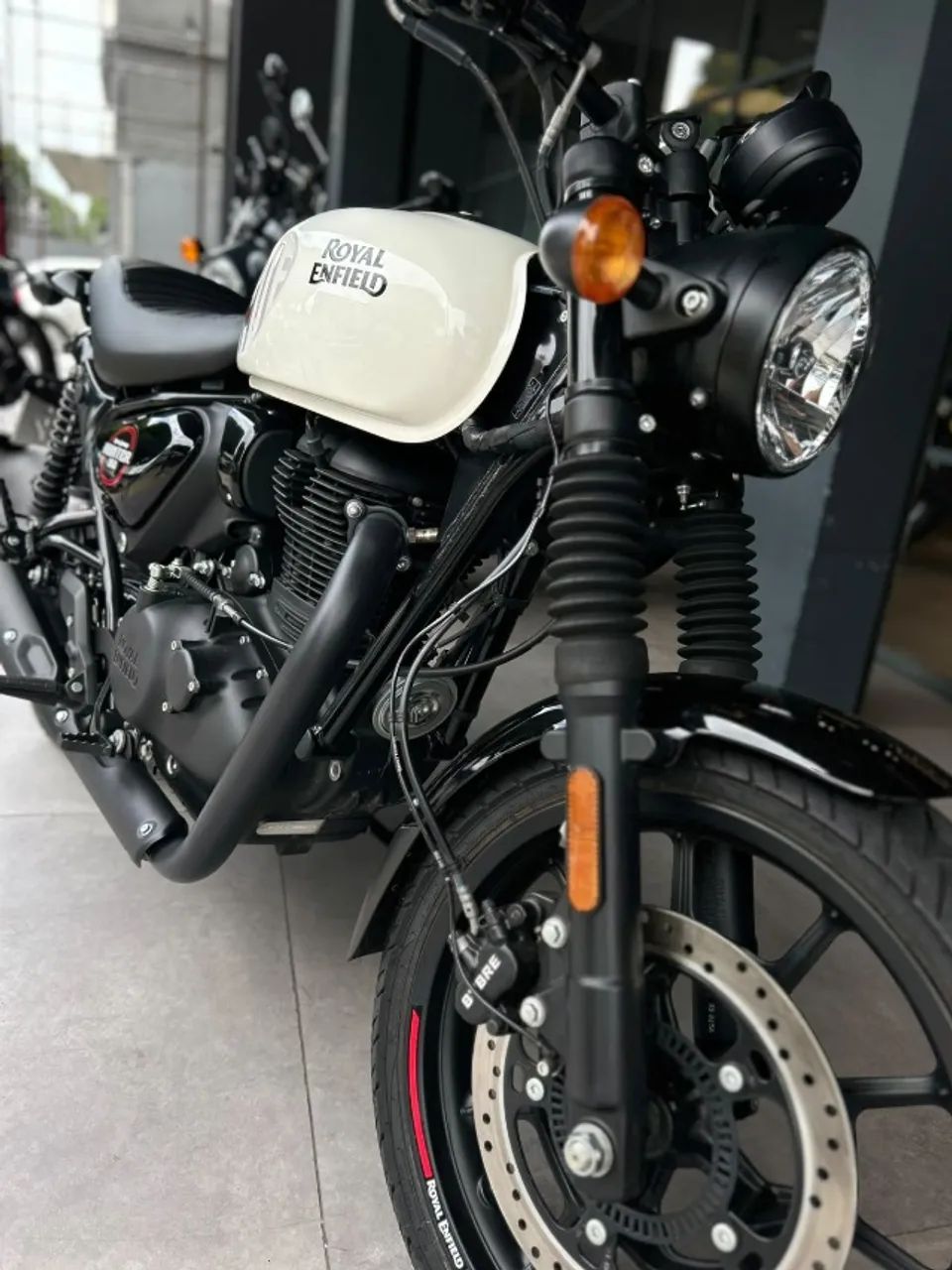 ROYAL ENFIELD HUNTER 350 DAPPER WHITE - Foto 2