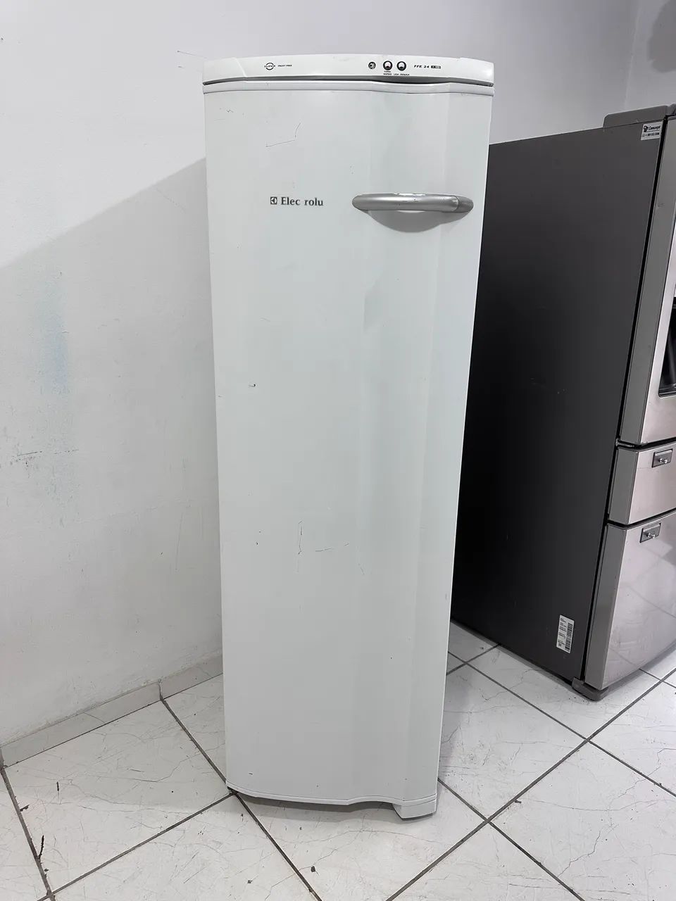 Freezer vertical Electrolux  - Foto 2