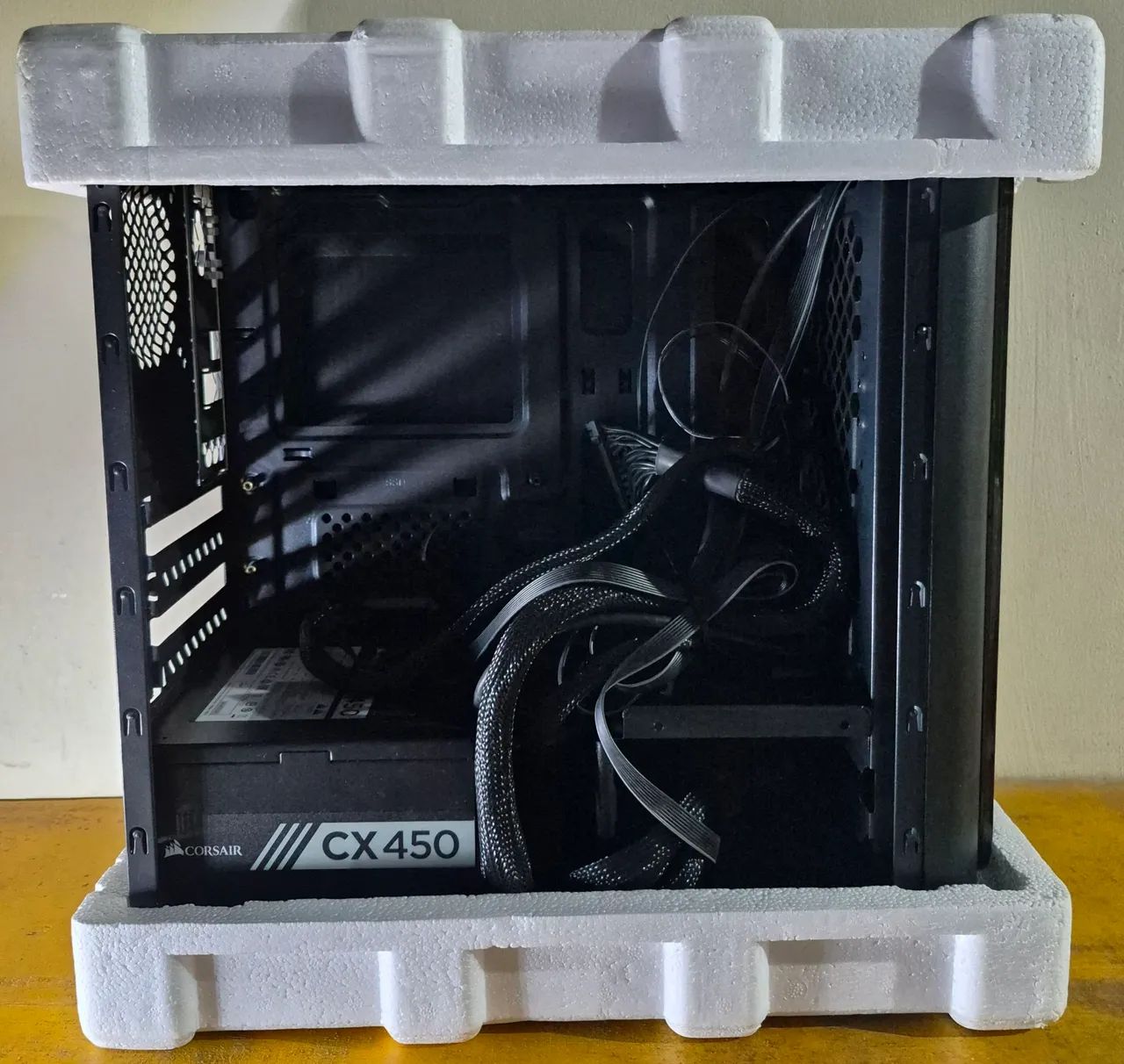 Gabinete de PC + Fonte Corsair CX450