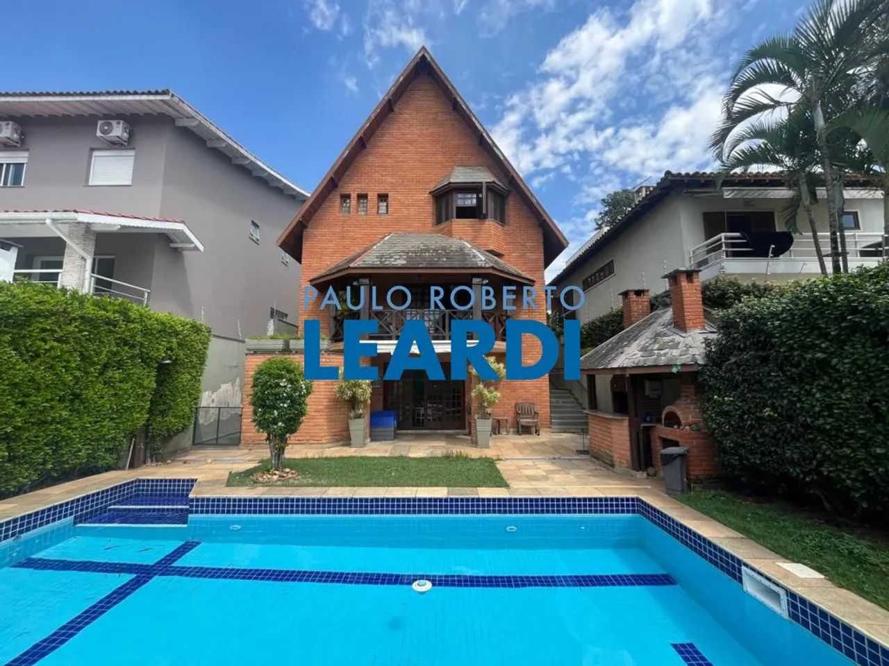 CASA ASSOBRADADA - MORUMBI - SP