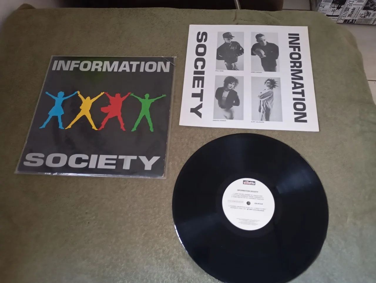Lp Discos Vinil INFORMATION SOCIETY com ENCARTE -otimo estado -SEM RISCOS  - Foto 5