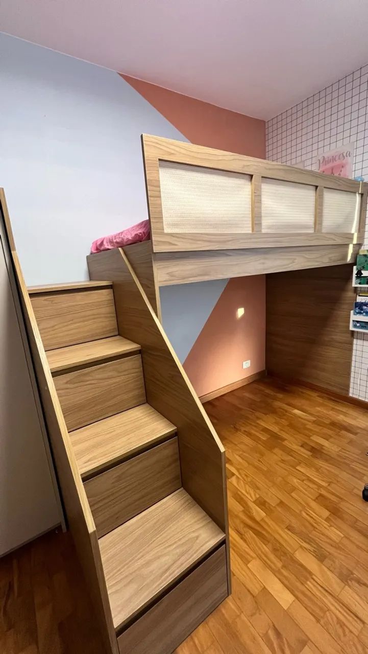 Cama de solteiro suspensa