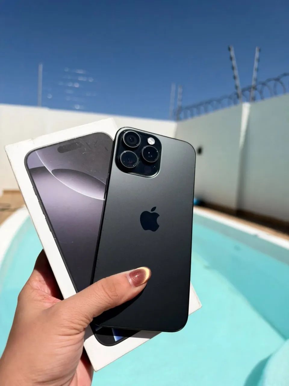 iPhone 16 Pro Max