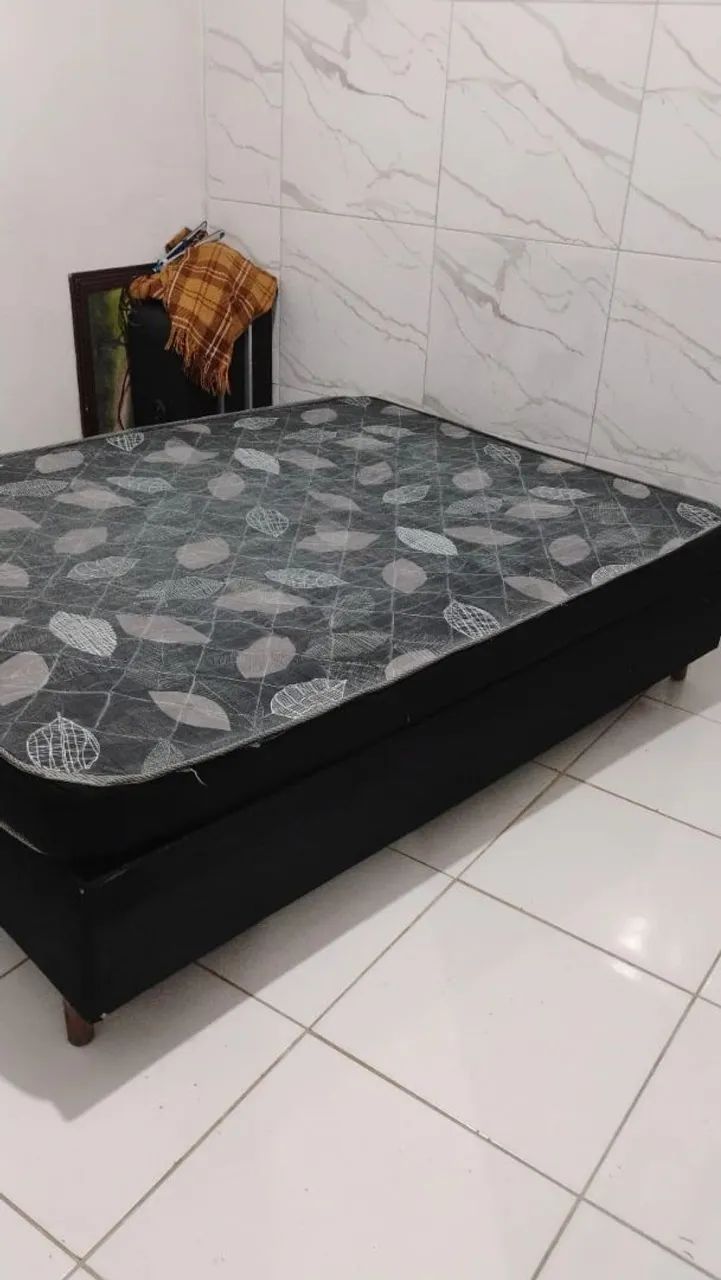 Vendo base de cama com colchão  - Foto 2