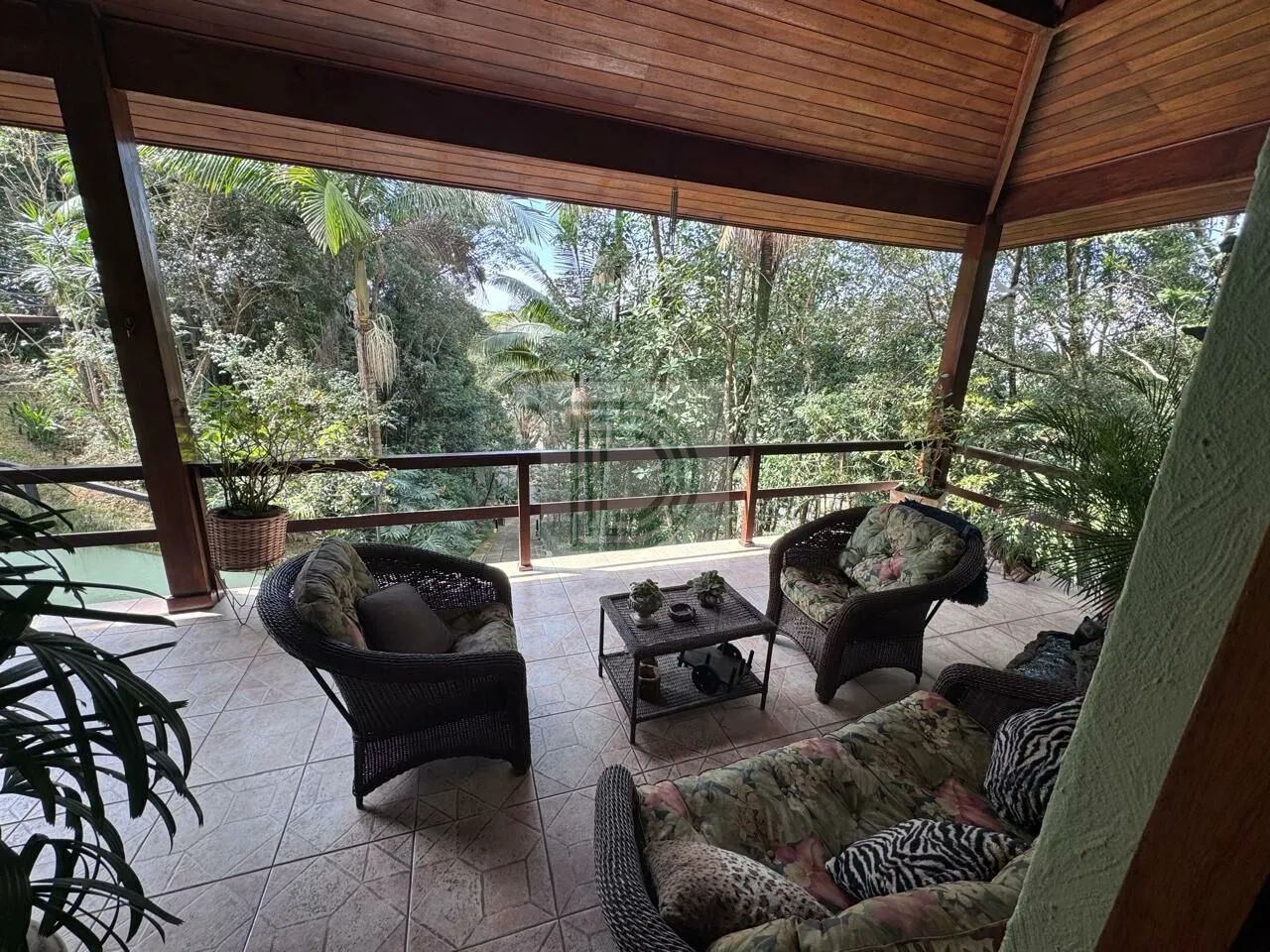 Casa com 4 suítes e 559m² no Condomínio Iolanda - Taboão da Serra - SP - Foto 3