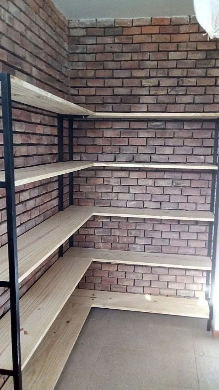 Estantes de metalon e tábuas de pinus, para  seu comércio.  - Foto 2