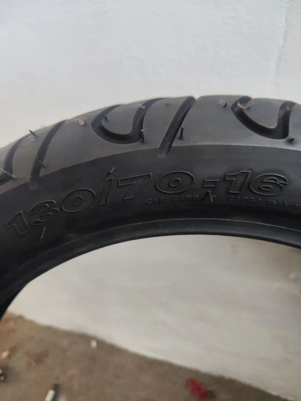 Pneu 130/70-16