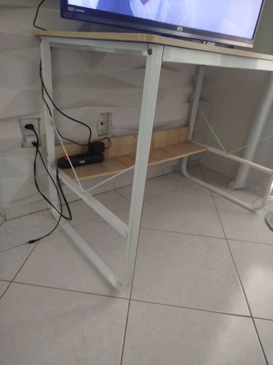 Mesa de estudos e cadeira de estudos  - Foto 2