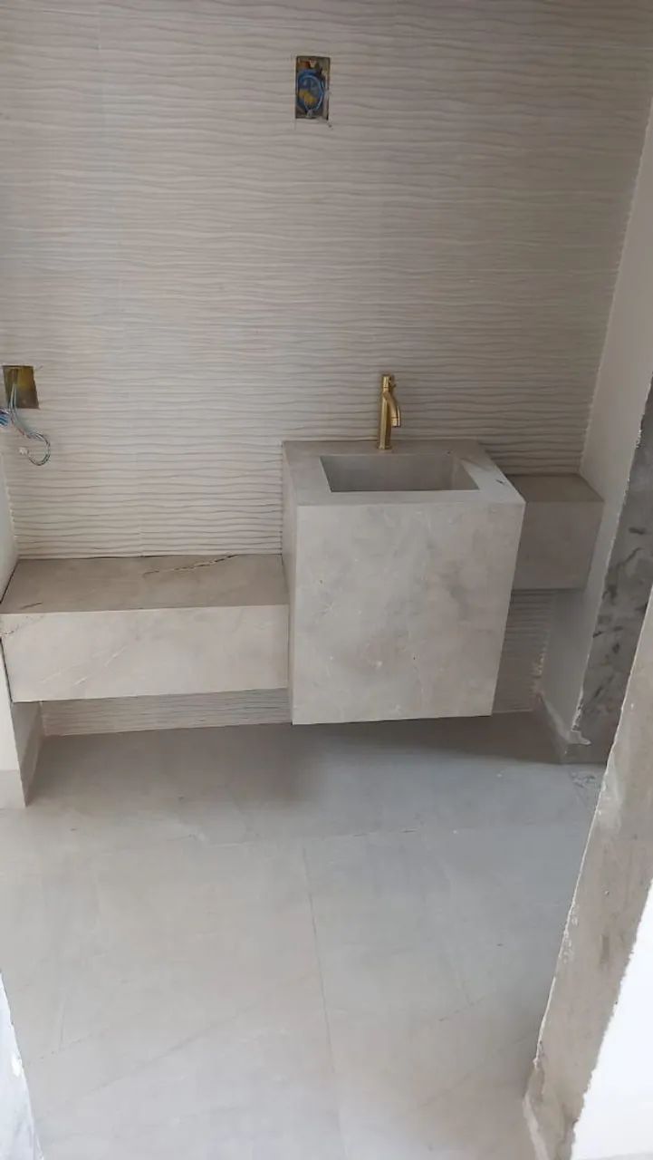 Bancadas em porcelanato.