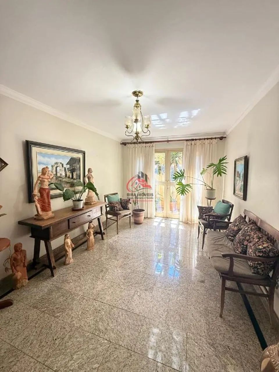 Casa à Venda no Santa Marta - 3 Suíte com Armários