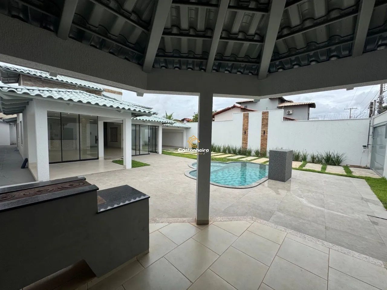 Casa com Edícula Gourmet - 03 Quartos sendo 01 Suíte Master com Closet e Banheira em Área  - Foto 3