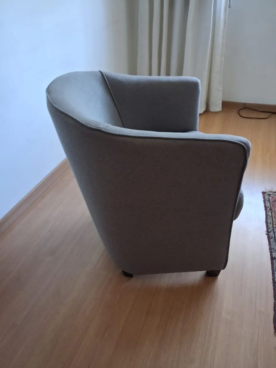 Poltrona decorativa fixa, modelo "ferradura" ou concha - Foto 2