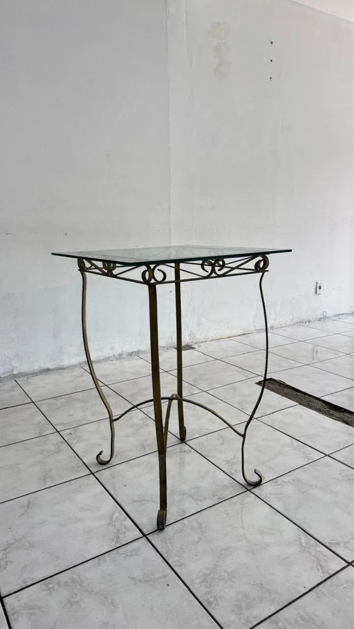 Mesa estilo aparador 