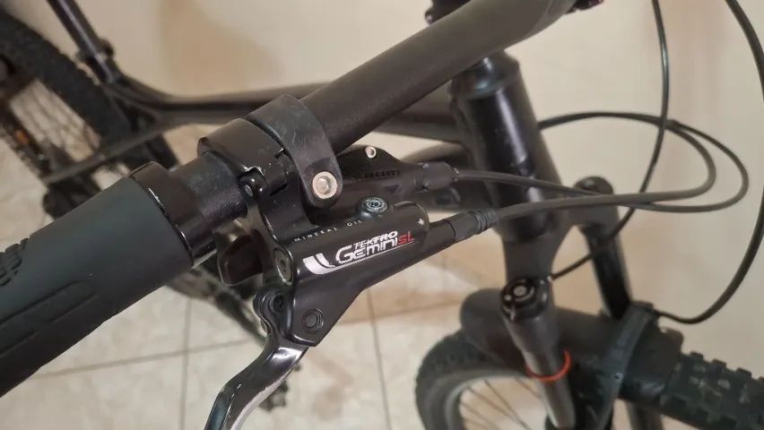 Bicicleta GT Avalanche Aro 29 L (19) - Foto 5