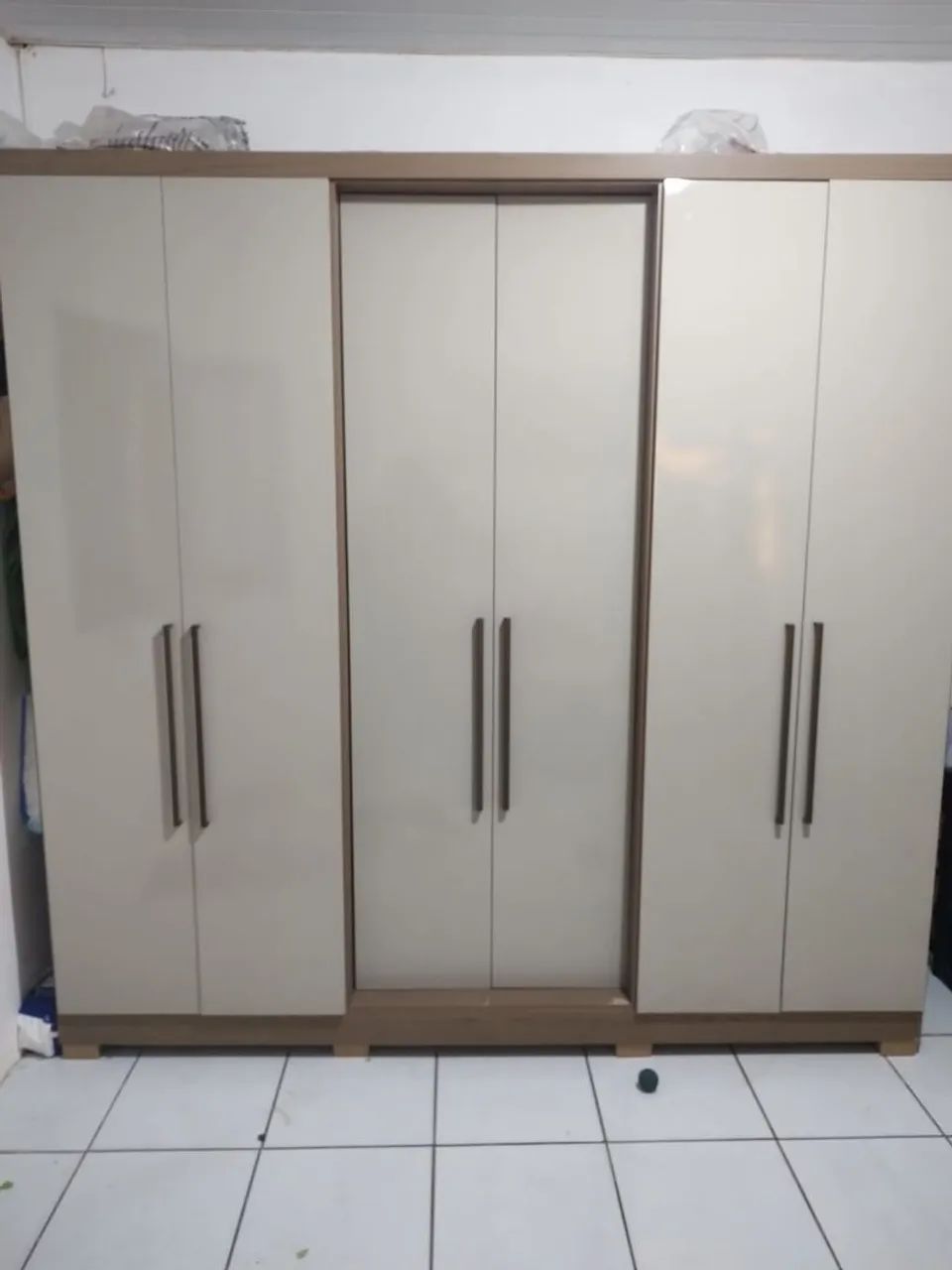 Guarda roupa semi novo
