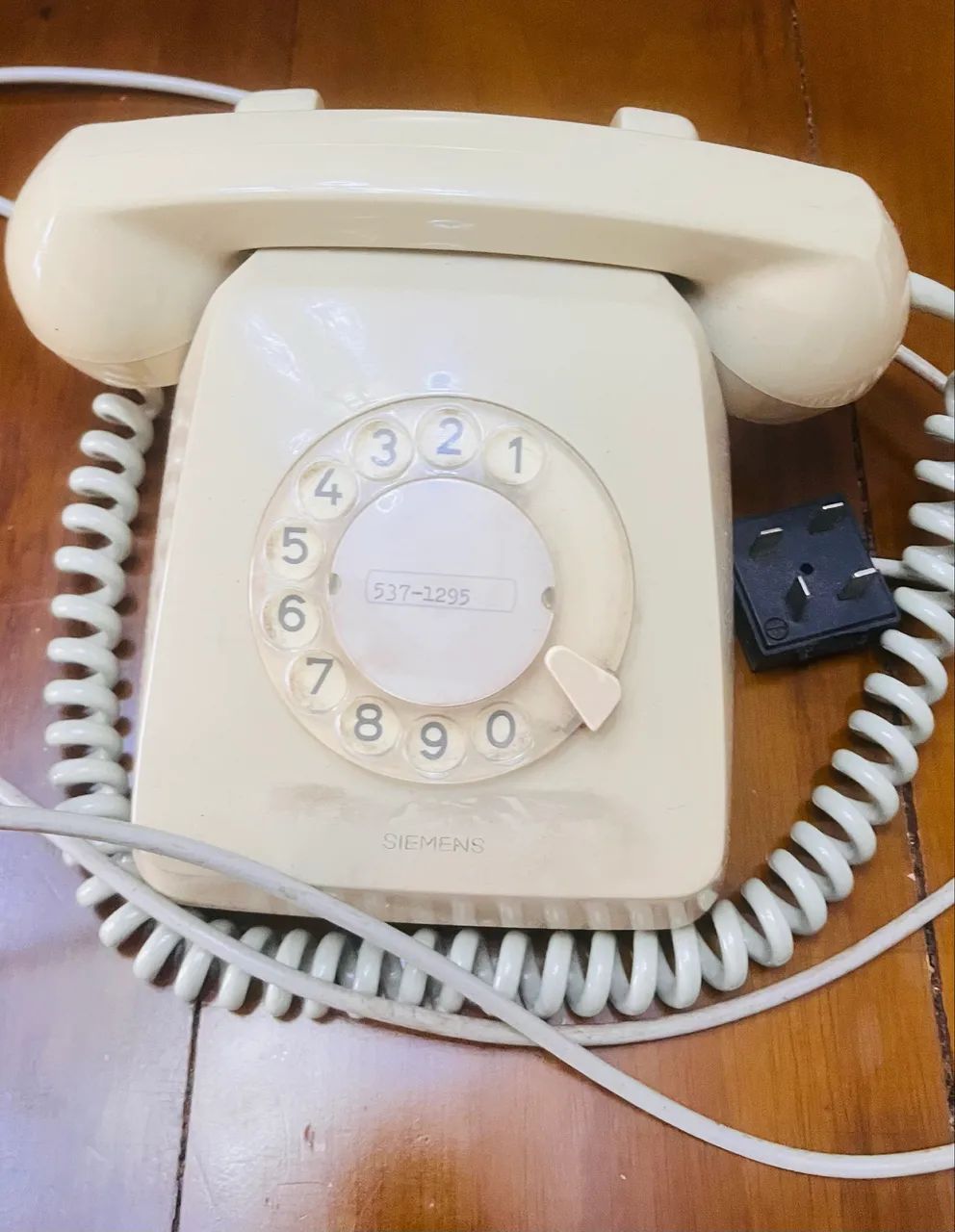 Telefone de disco antigo