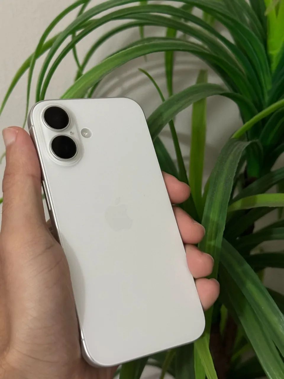 iPhone 16 128G em perfeito estado 