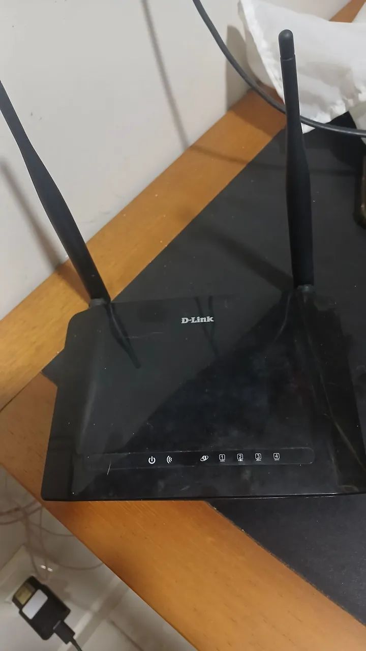 Roteador D-LINK 2 Antenas Modelo DIR-615