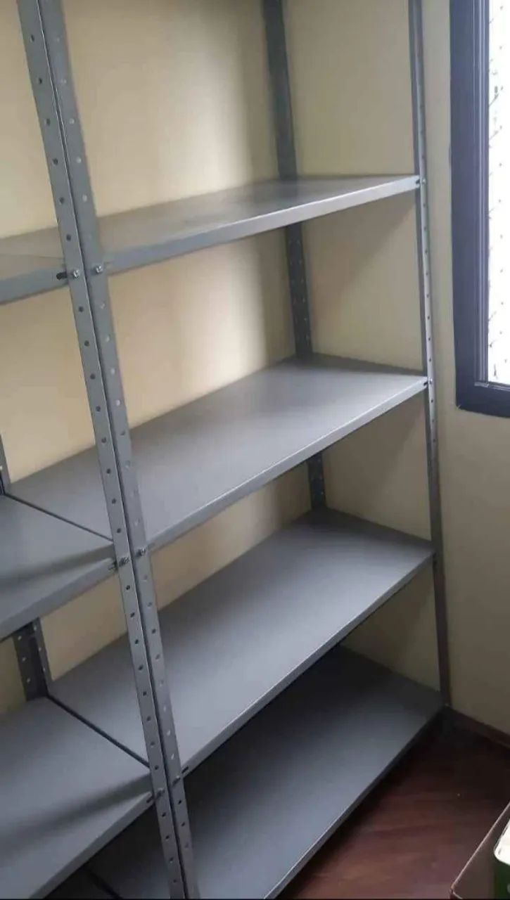 Prateleiras reforçadas usadas