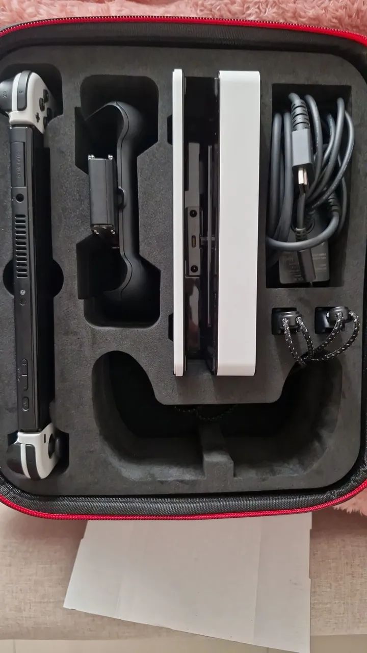 Nintendo Switch OLED 64GB + maleta de transporte 
