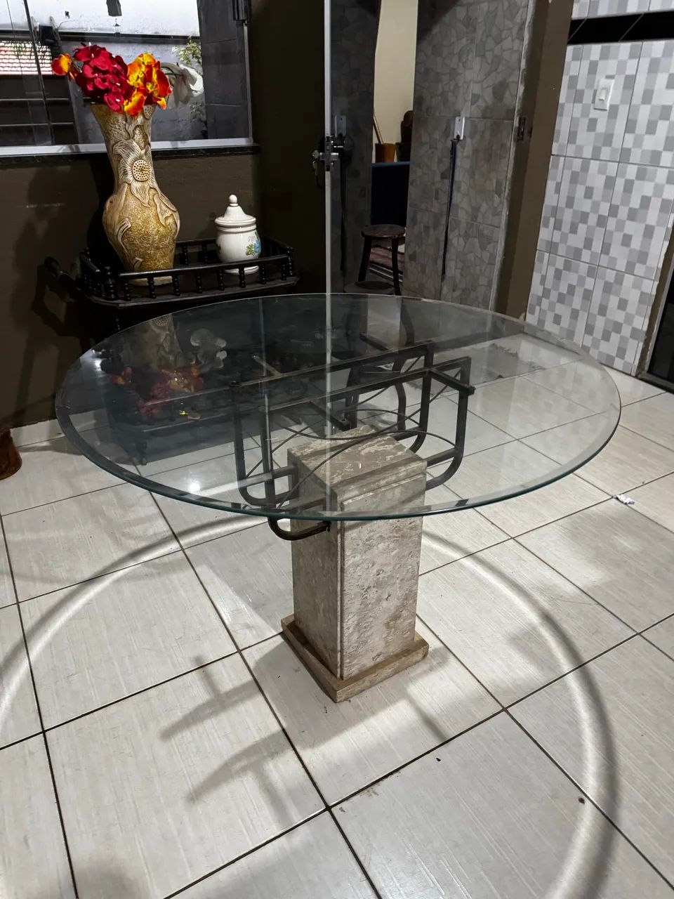 Mesa de vidro - sem cadeiras 