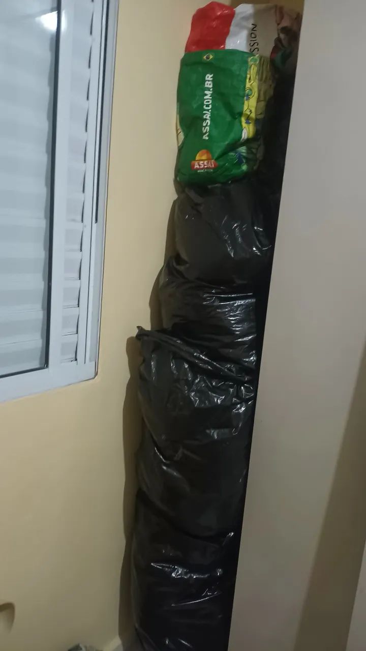 Lote de 200 peças de roupas infantis de bebê até o número 16