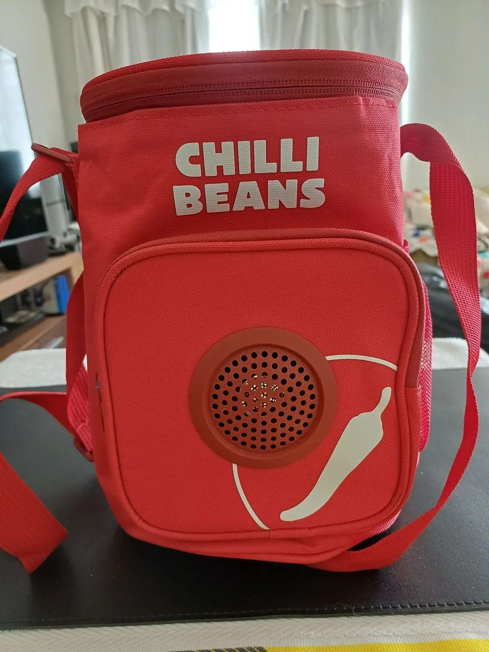 Bolsa térmica portátil com som Bluetooth da Chilli Beans