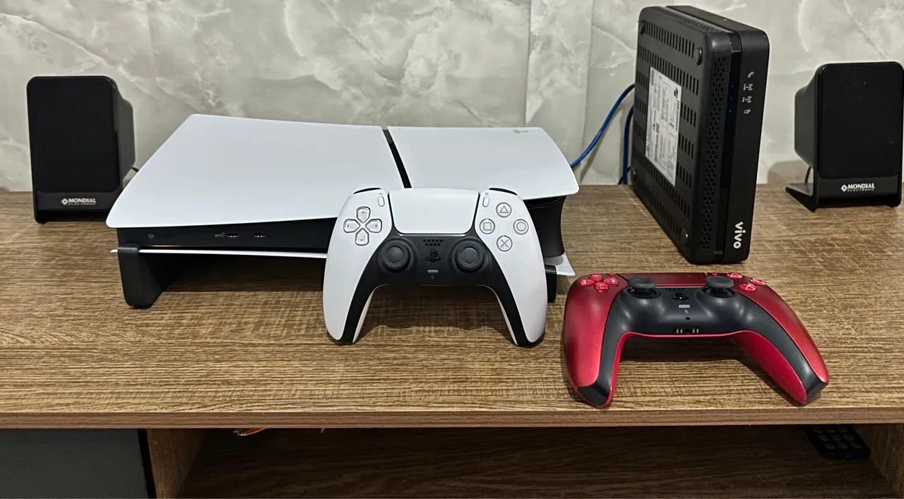 Vendo PlayStation 5 com 2 controles 