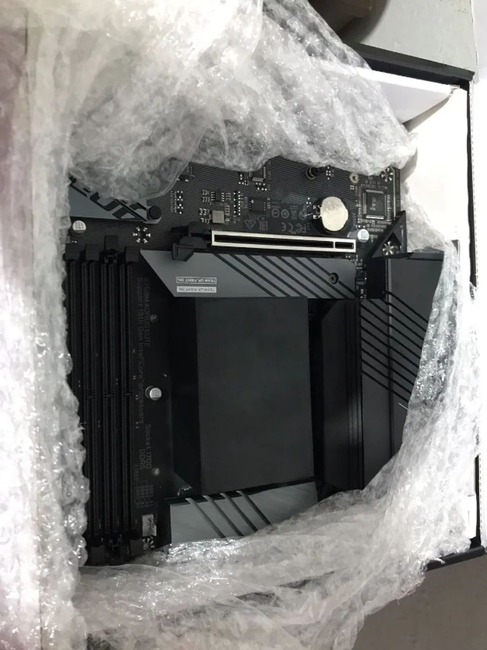 Placa mãe B760m Aorus Elite DDR5 - Foto 4