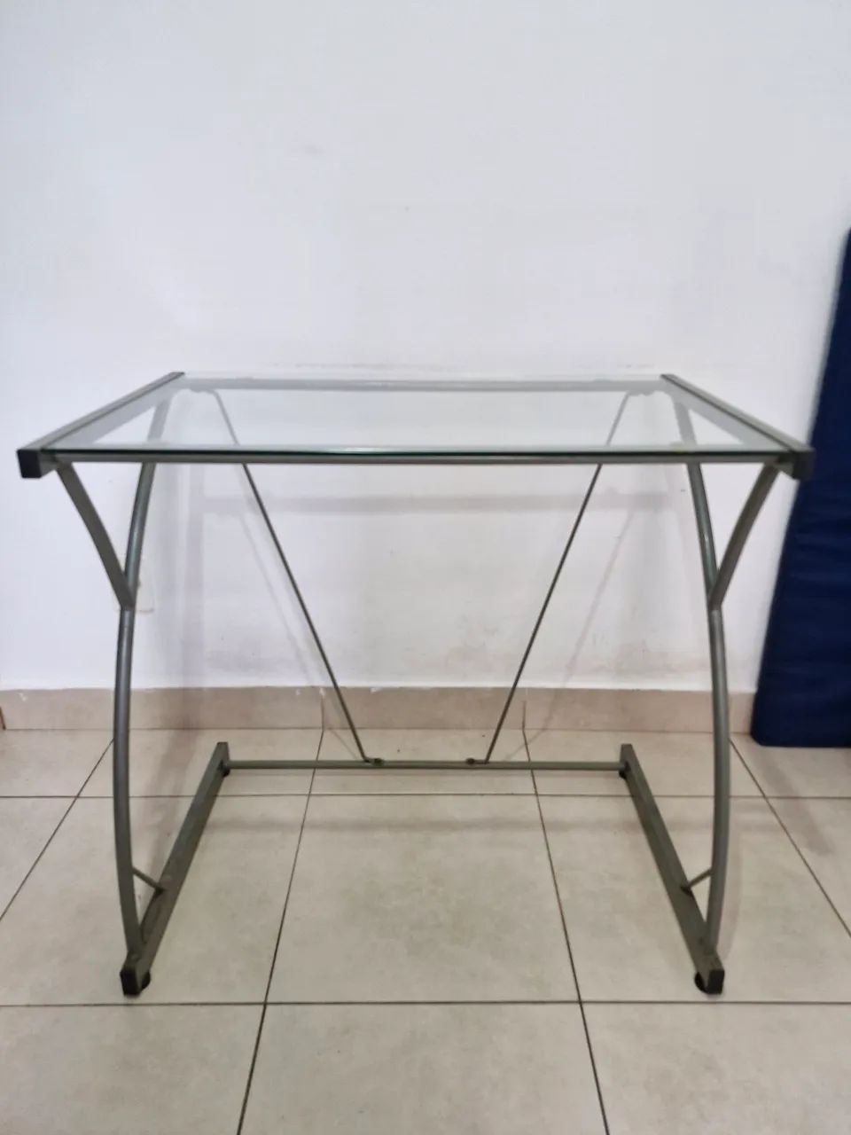 Mesa / Escrivaninha de Vidro e Metal - Foto 3