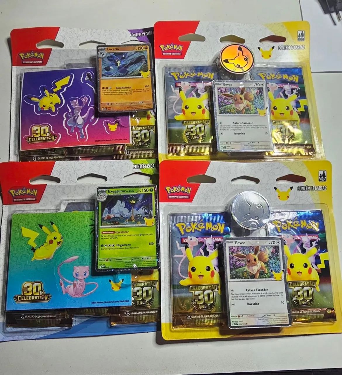 Kit de duplo e triplo blister Pokémon celebração 30