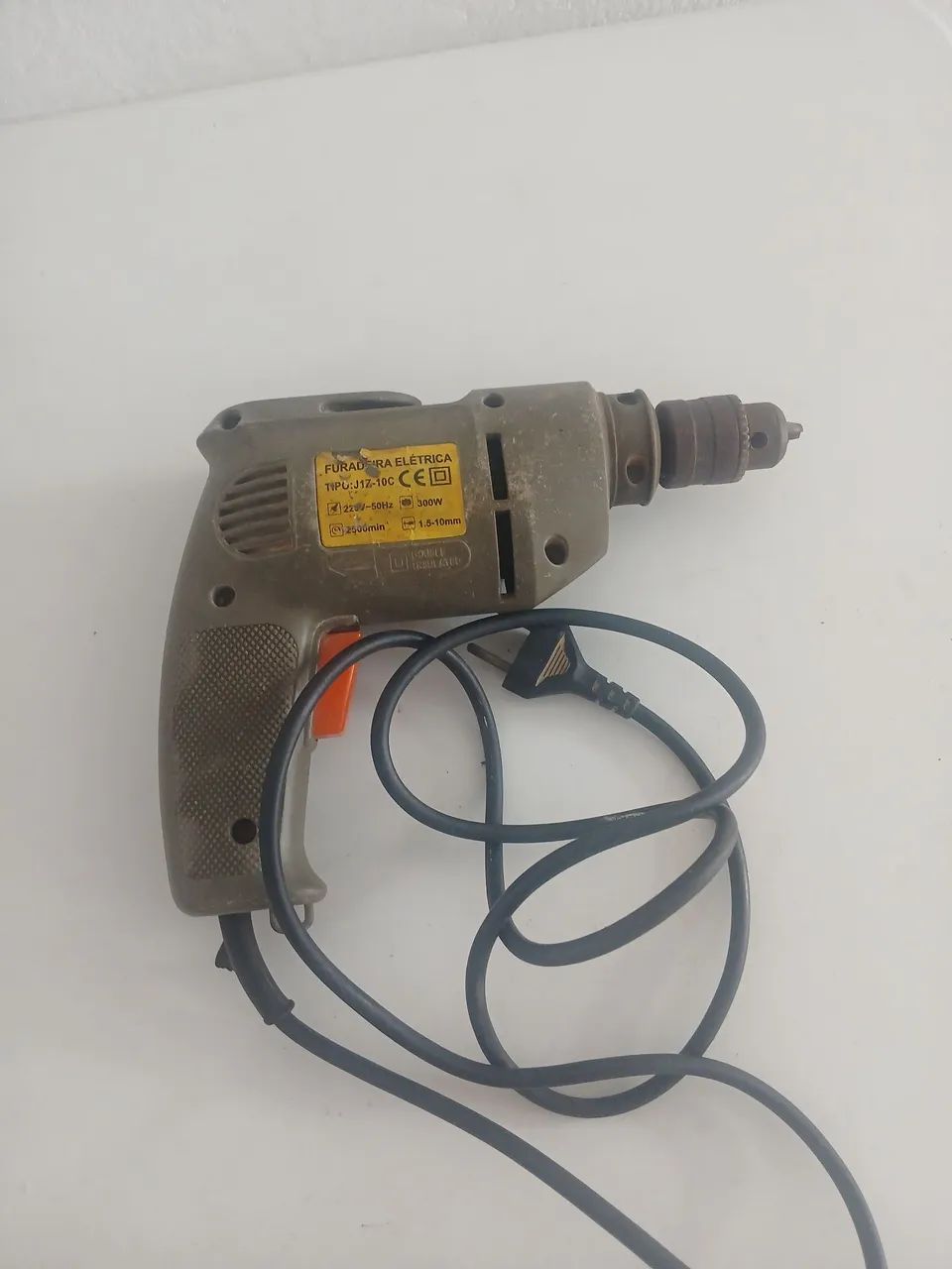 Furadeira elétrica 