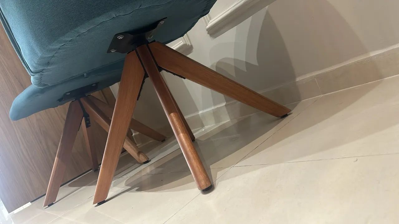 Elegantes Poltronas Usadas Ótimo Estado  - Foto 3
