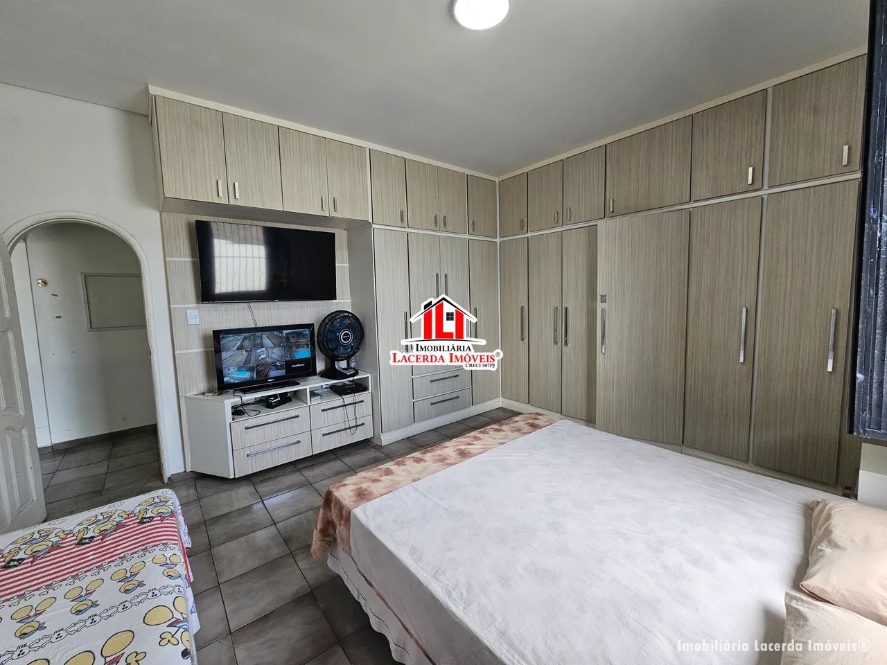 Casa de Esquina 4 Suítes com Piscina e Edícula em Compensa - Foto 3
