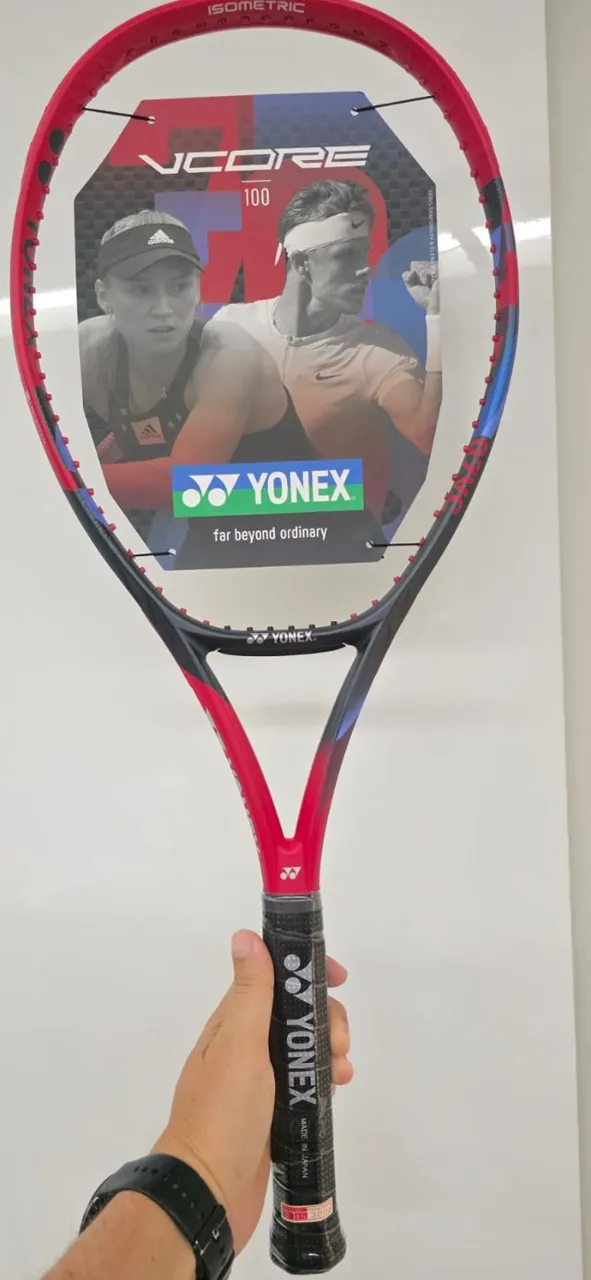 Raquete Tenis YONEX VCORE 98 G3 Grip 305g NOVA - Esportes de
