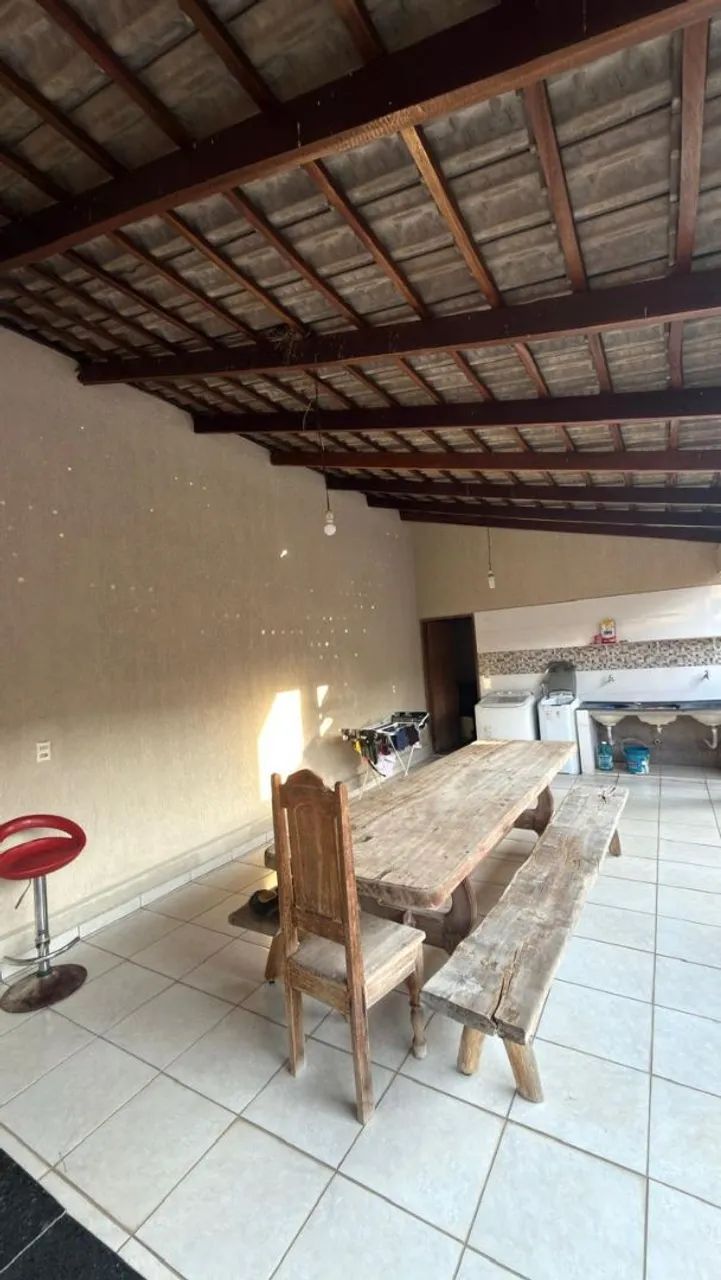 CASA BEM LOCALIZADA  NO SETOR  FAMA  - Foto 4