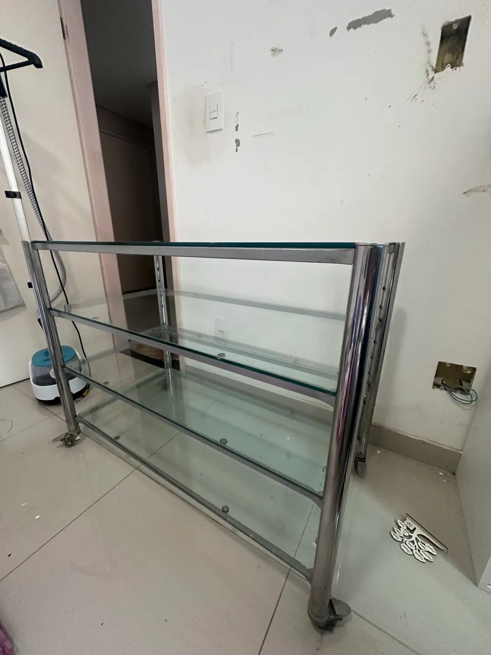 Rack em inox com prateleiras e tampão em blindex - Foto 4