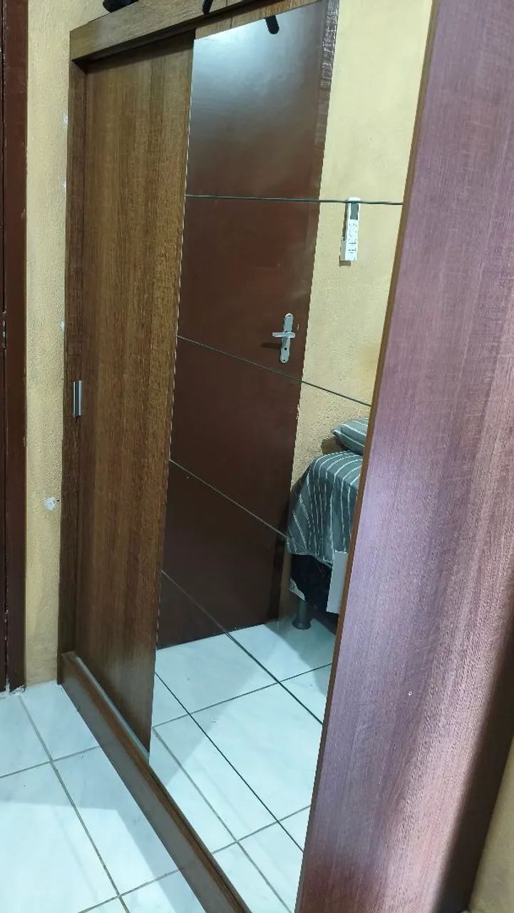Guarda-Roupa de Correr com Espelho