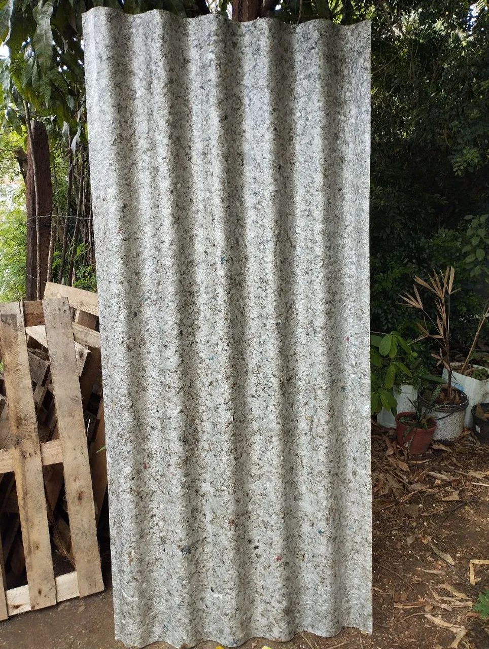 Telhas térmicas e ecológicas novas.
