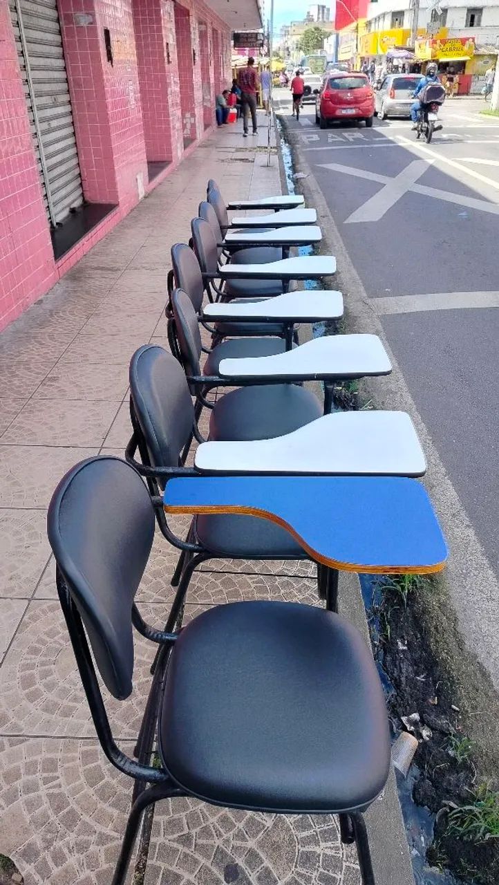 Cadeiras escolar reformada, assento e encosto novo  - Foto 2
