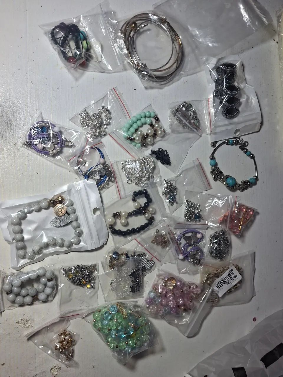 Vendo pulseiras e braceletes novos