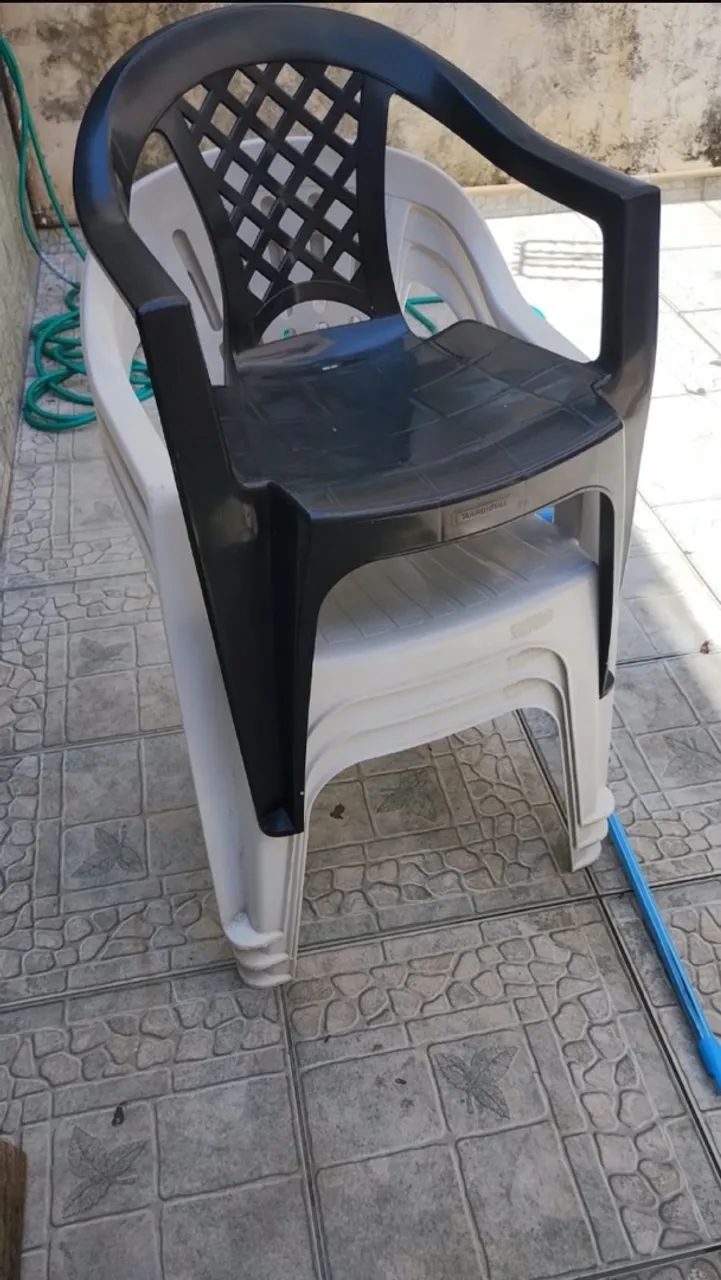 Cadeira de plástico 