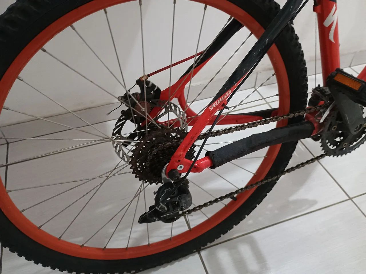 Bicicleta Specialized vermelha em bom estado - Foto 2
