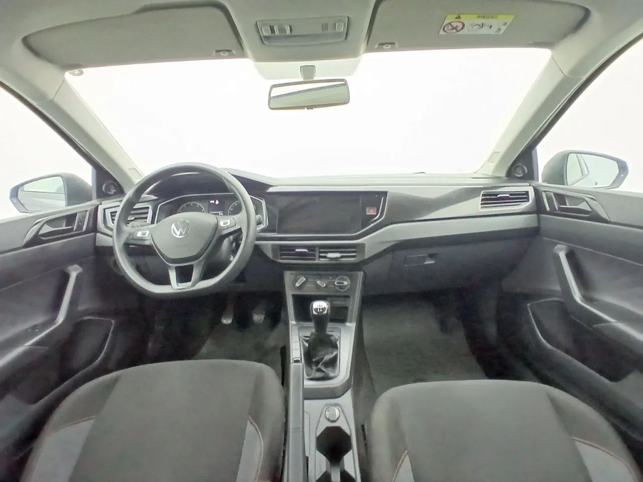 Volkswagen Polo Track 1.0 Flex 12V 5p, foto 15 de 18