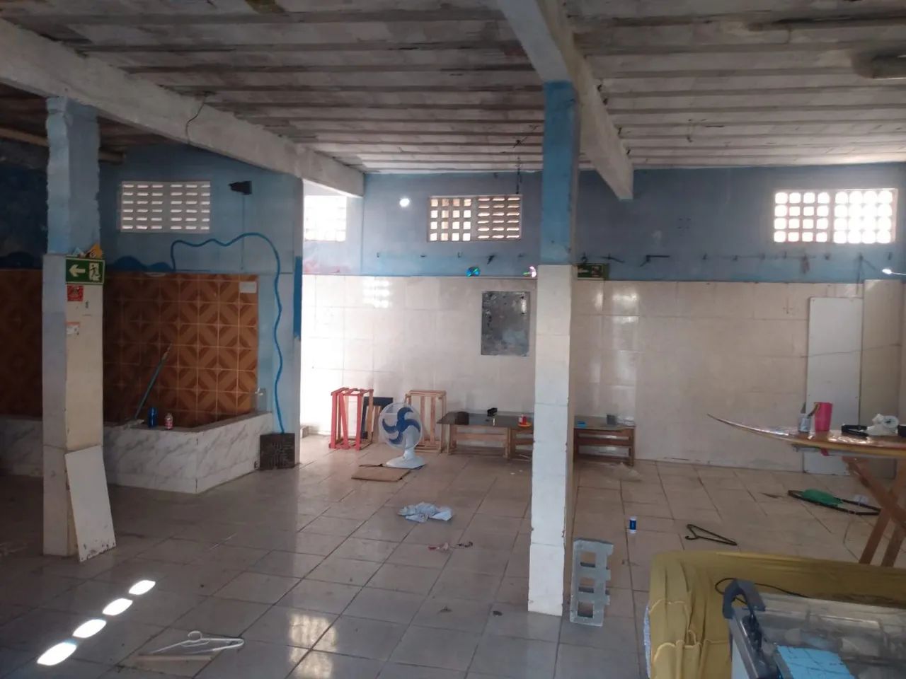 Alugo ponto comercial com 4 guartos c/ suite - Foto 2