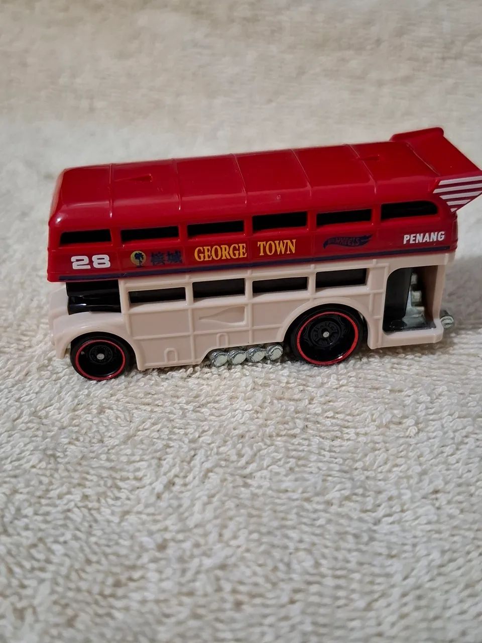 Kit com 3 HotWheels diversos  - Foto 2