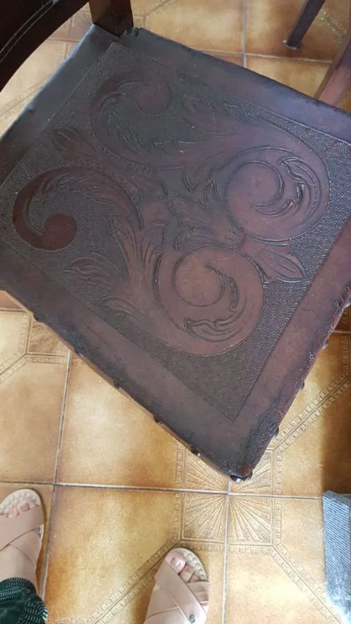 Mesa com 8 cadeiras extensível,  madeira maciça  - Foto 4