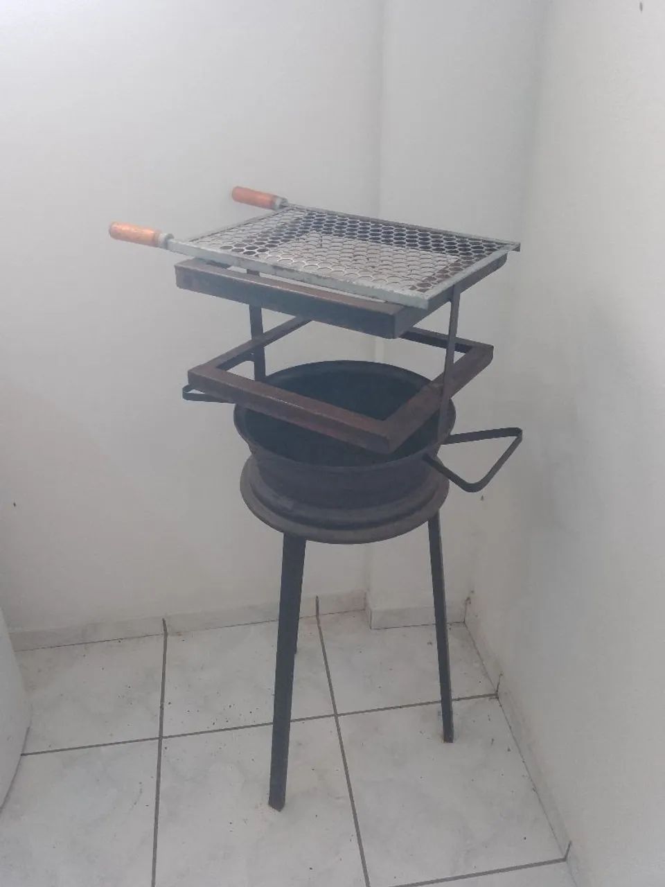 Churrasqueira com grelha..