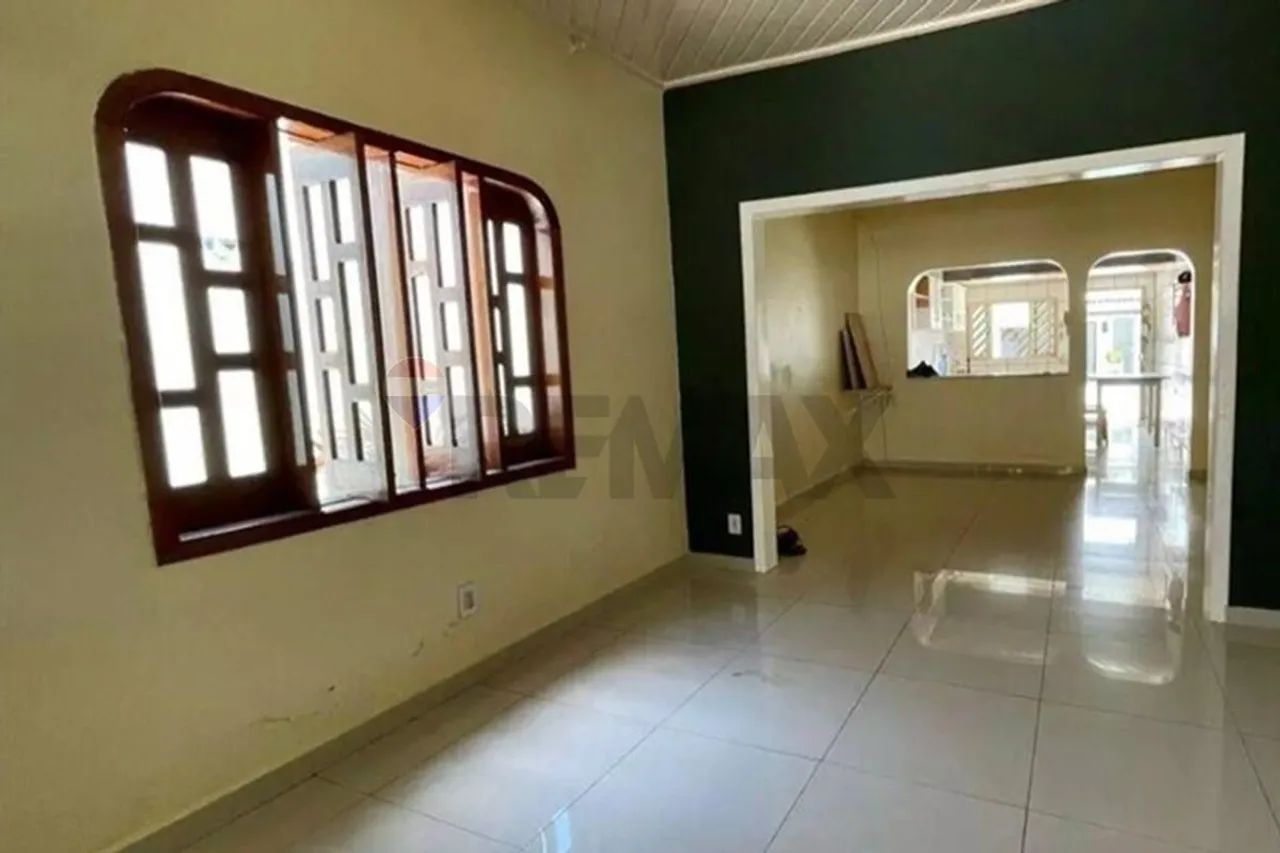 Casa Ampla com Piscina e Escritórios Reversíveis no Bairro Pedrinhas - Foto 4