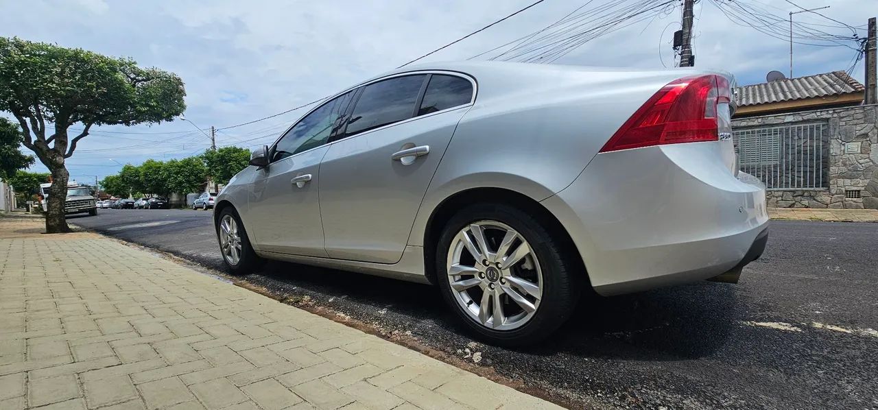 Volvo S60 S60 T-5 2.0 240cv 4p 2012